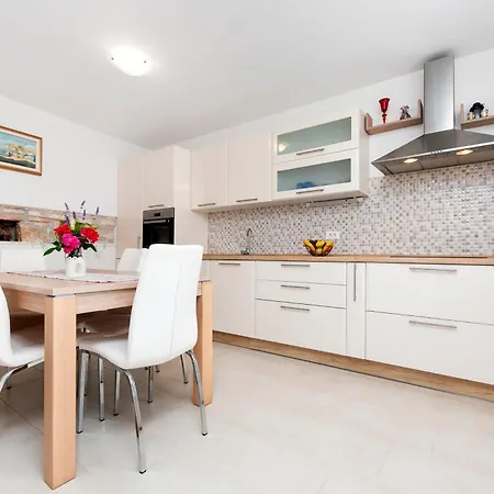 Casa Sossi Near Rovinj Feriehus