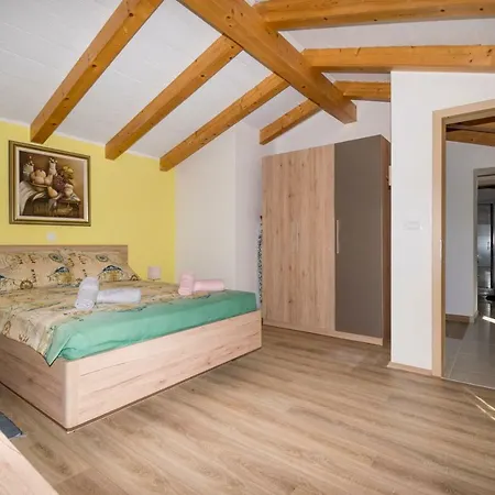 Holiday home Casa Sossi Near Rovinj Kanfanar